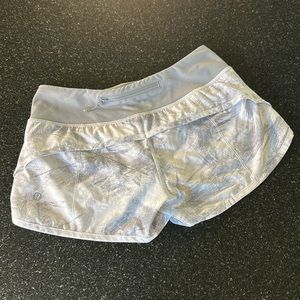 Lululemon Speedup Low Rise Lined Short 2.5"